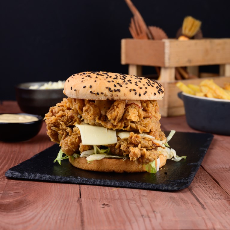 Mighty Zinger Burger – Qadir Burger